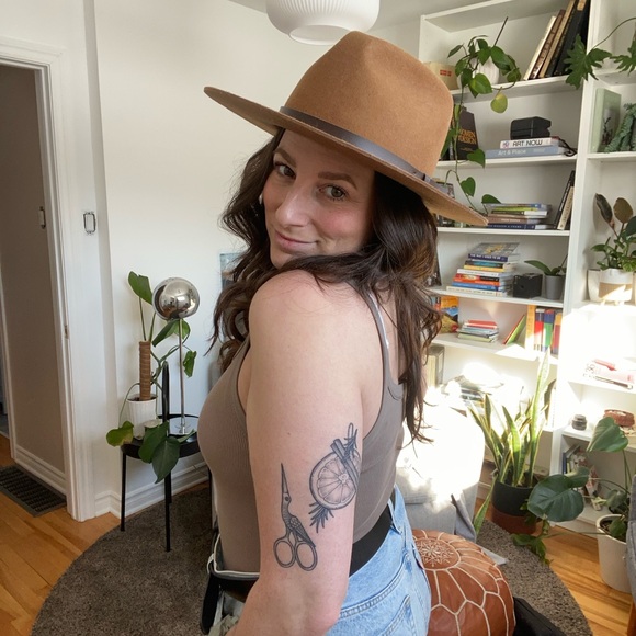 Meet your Posher, Sarah anne - Picture 1 of 1